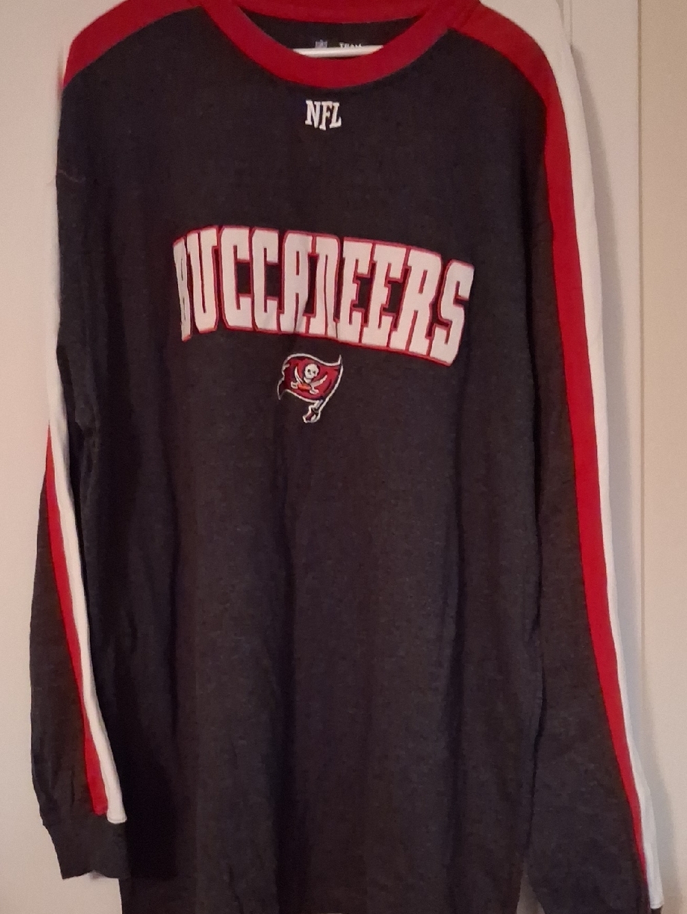 NFL Buccaneers Long Sleeve Crewneck - Dark Gray, Red & White